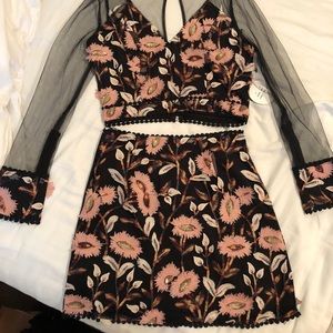 Unique, elegant floral 2 piece